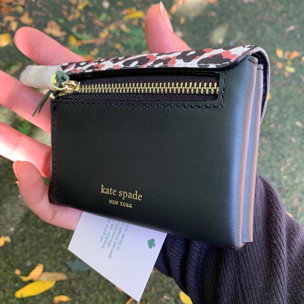 RARE🔥Authentic Kate Spade Italian leather Snap wallet🌺 - Picture 6 of 8